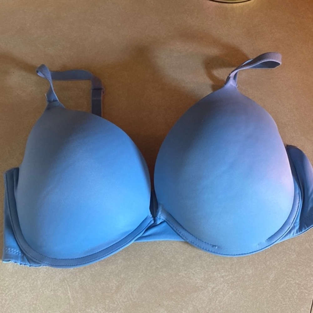 Pink Victoria’s Secret‎ bra 34DD
